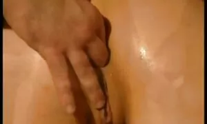 ਪਤਨੀ ਨੂੰ ਉਸ ਦੇ ਪਤੀ ਦ ...
