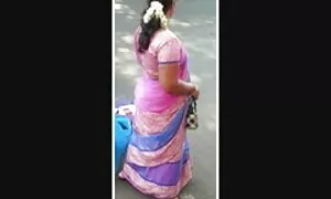 ਭਾਰਤੀ ਨੱਤ, ਸਕੂਲੀ ਕੁੜ ...